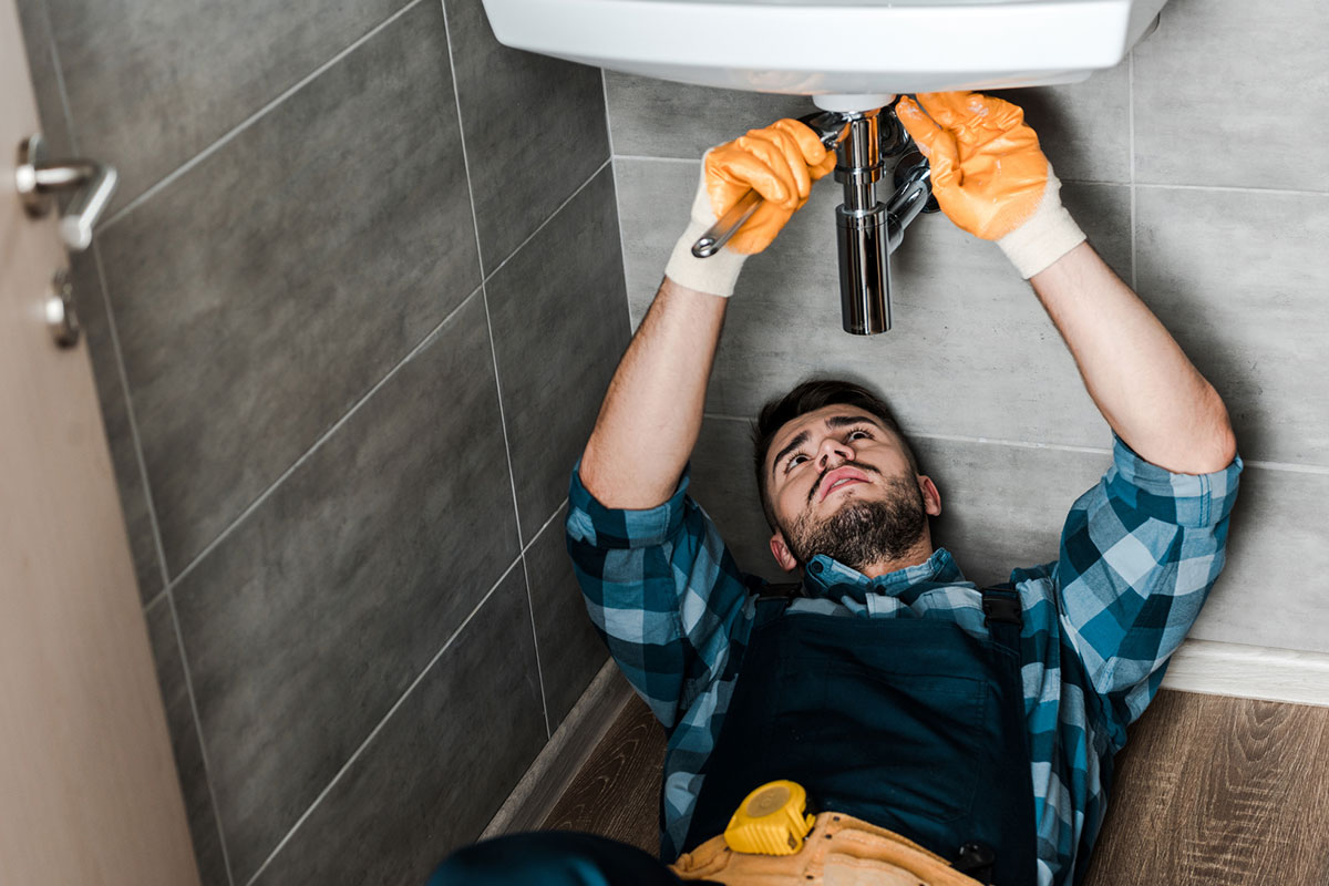 plumber providing Emergency Plumber & Emergency Plumber Services in Oklahoma City