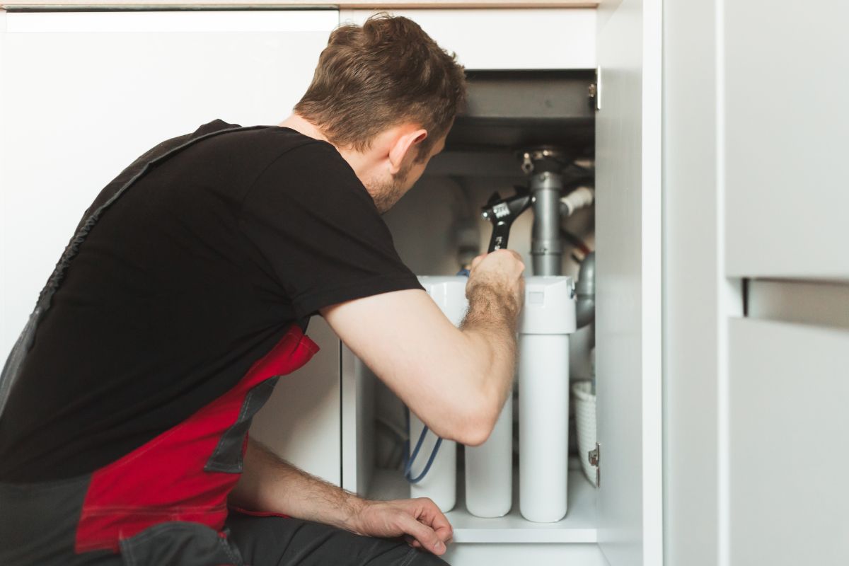 plumber providing Emergency Plumber Services in Oklahoma City